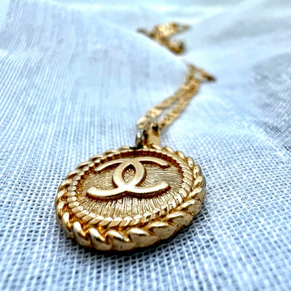 Vintage Chanel Necklace 💫